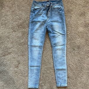 Fashion nova jeans. Wore a couple times. Good condition. Size 9